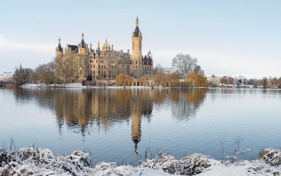 Schweriner Schloss im Schnee 2026